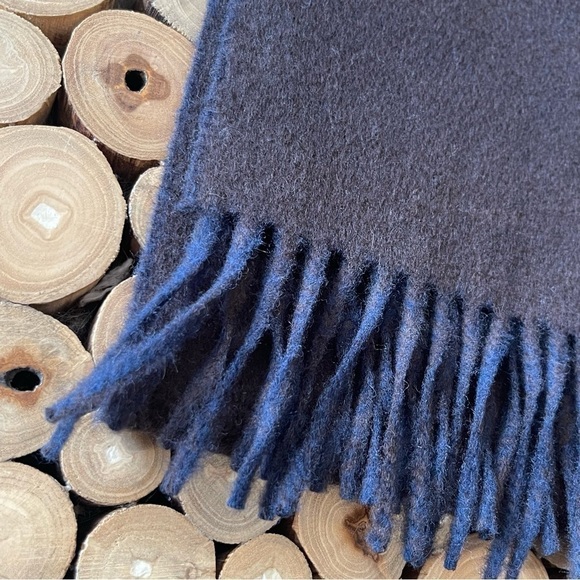 Hickey Freeman Solid Double Face Merino Wool Fringe Scarf Brown/Navy Reversible - Picture 7 of 16